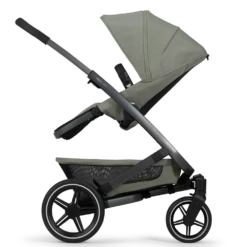 Joolz Geo3 Mono - Sage Green 17 Joolz Geo3 Mono - Sage Green -Baby Products Series Joolz Geo3 Seat Side view parent facing Sage green