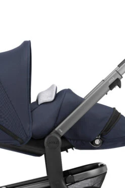 Joolz Hub+ Navy Blue 31 Joolz Hub+ Navy Blue -Baby Products Series Joolz Hub Cocoon 2 Navy Blue Side
