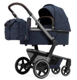 Joolz Hub+ Navy Blue 26 Joolz Hub+ Navy Blue -Baby Products Series Joolz Hub Cot With Nursery bag Navy Blue Perspective